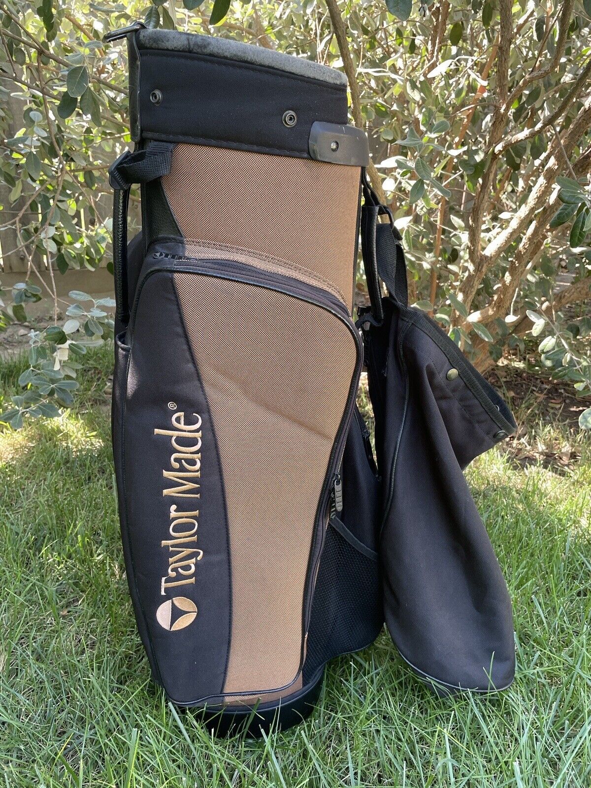 TaylorMade Golf Cart Bag 6 Way Divider Pacesetter Cart Black With Copper Color.