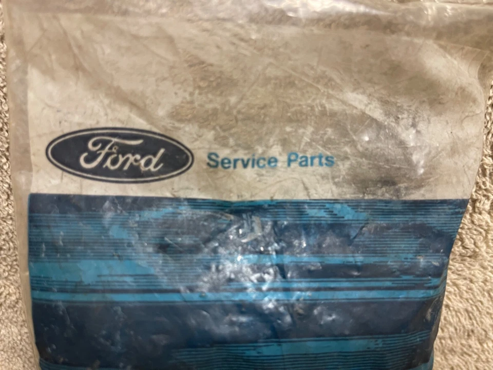 NUEVO DE LOTE FORD E5FZ-1011-A 1985-1989 ESCORT MERCURY LYNX TAPONES DE PERNOS DE RUEDA 8 PIEZAS Foto 3 de 4