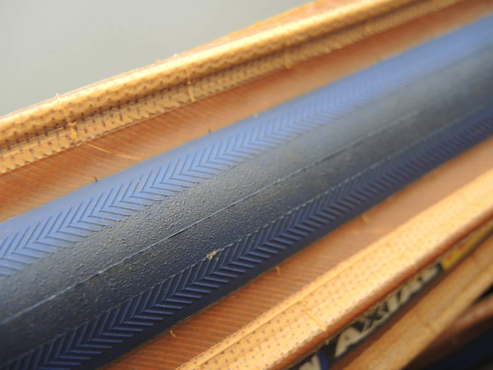 PNEUMATICI MICHELIN AXIAL PERFORMANCE x2 - 700 x 20C - AMBRA PARETE / BATTISTRADA BLU - NOS - Immagine 4 di 4