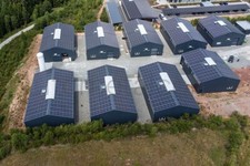 Isolierte Stahlhalle 10x10x5m PV-Bereit Industriehalle Lagerhalle Gewerbehalle