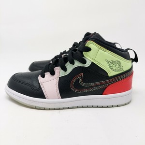 Nike Air Jordan 1 Mid se PS 'brillan en la oscuridad \