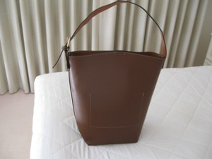 tan coloured tote bags