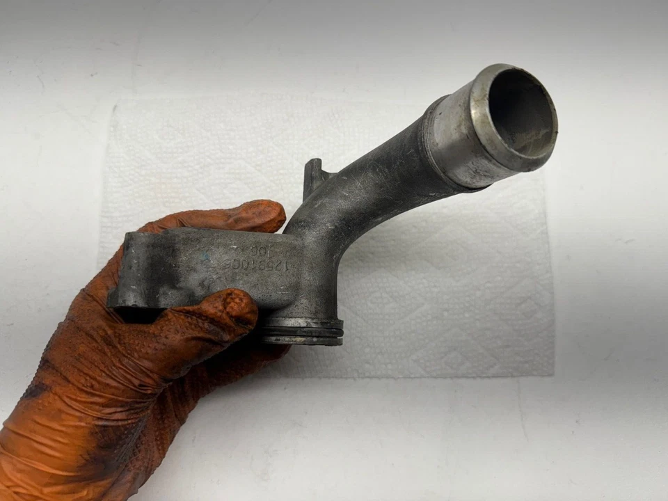 Buick Lacrosse 2005 2006 2007 2008 motor refrigerante salida de agua V6 3,6 12591005 Foto 2 de 4