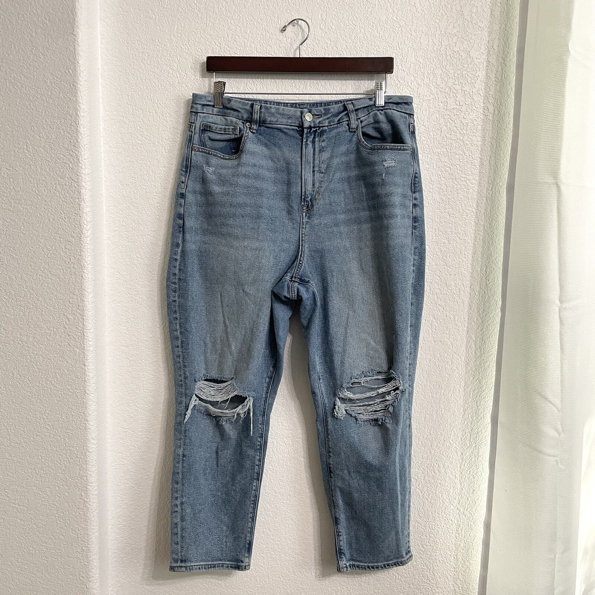 American Eagle Womens Jeans Denim Blue Curvy Mom Distressed Size