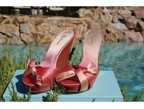 SUPER CUTE!*** NIB Marciano by Guess Satin Wedges Pumps Heels SIZE 6M - Foto 2 di 5