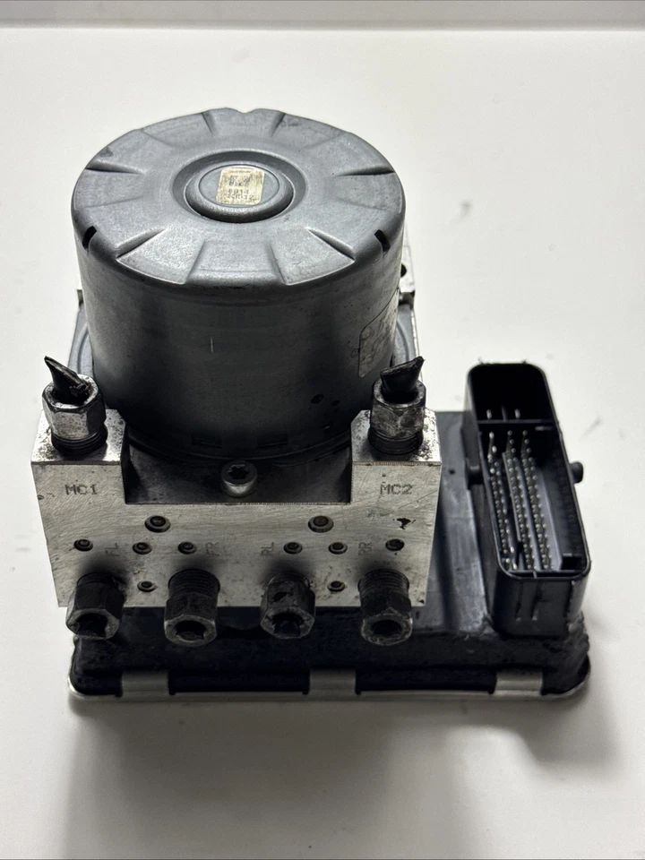 Dodge Ram 1500 2019-2024 ABS módulo de bomba de freno antibloqueo OEM 68535468AB *NOTA Foto 4 de 4