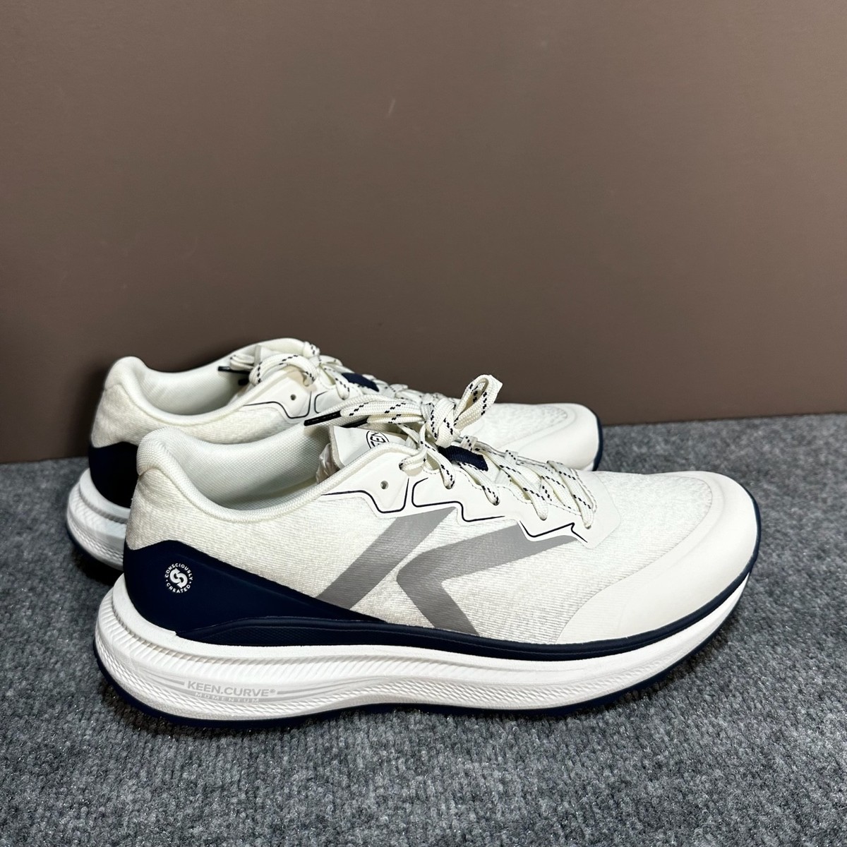NEW Keen Shoes Mens 11 Ivory Blue Lace Up Curve Momentum 