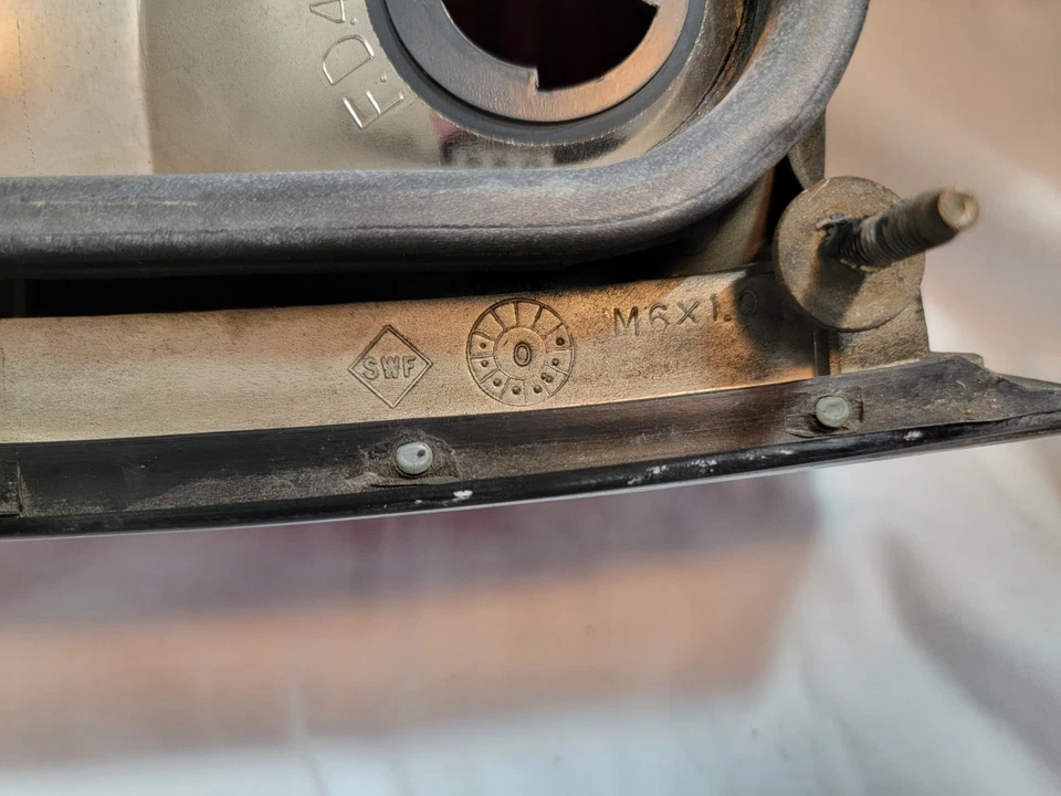 Luz de freno trasera derecha Lincoln Town Car 1991 OEM (90-97) Foto 4 de 4