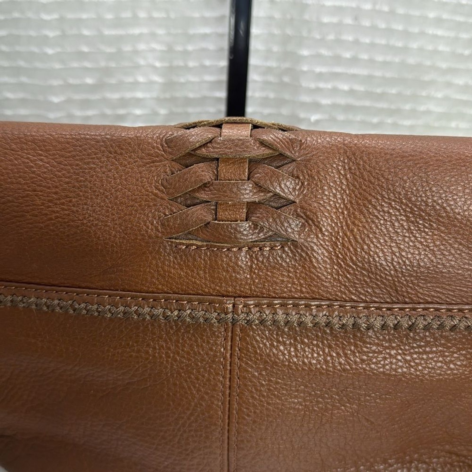 (E4) Banana Republic vintage Brown Leather U-Shaped Bojo Shoulder Crossbody Bag