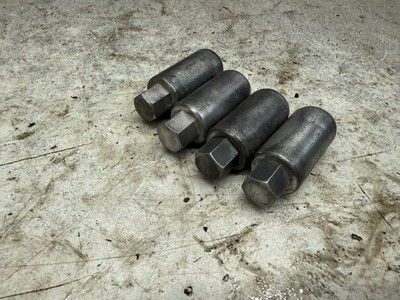 1978 Yamaha TT500 CYLINDER NUTS S3-0889.ACZ