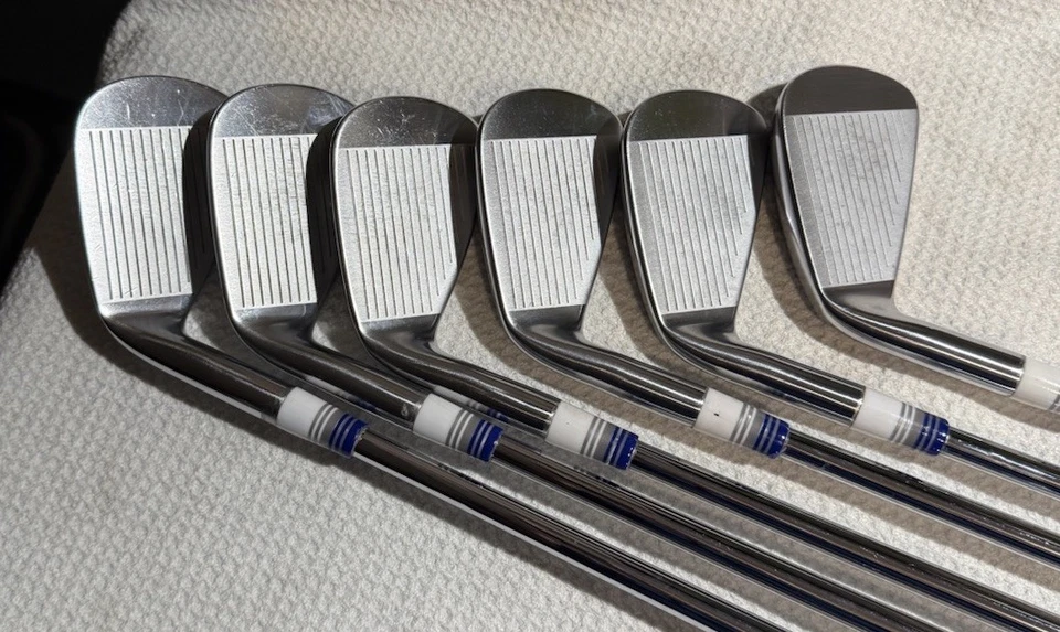 Cobra King Tour Forged Irons 2023 5-PW Project X 6.5 X-Stiff - GPride Midsize - Image 3 of 4