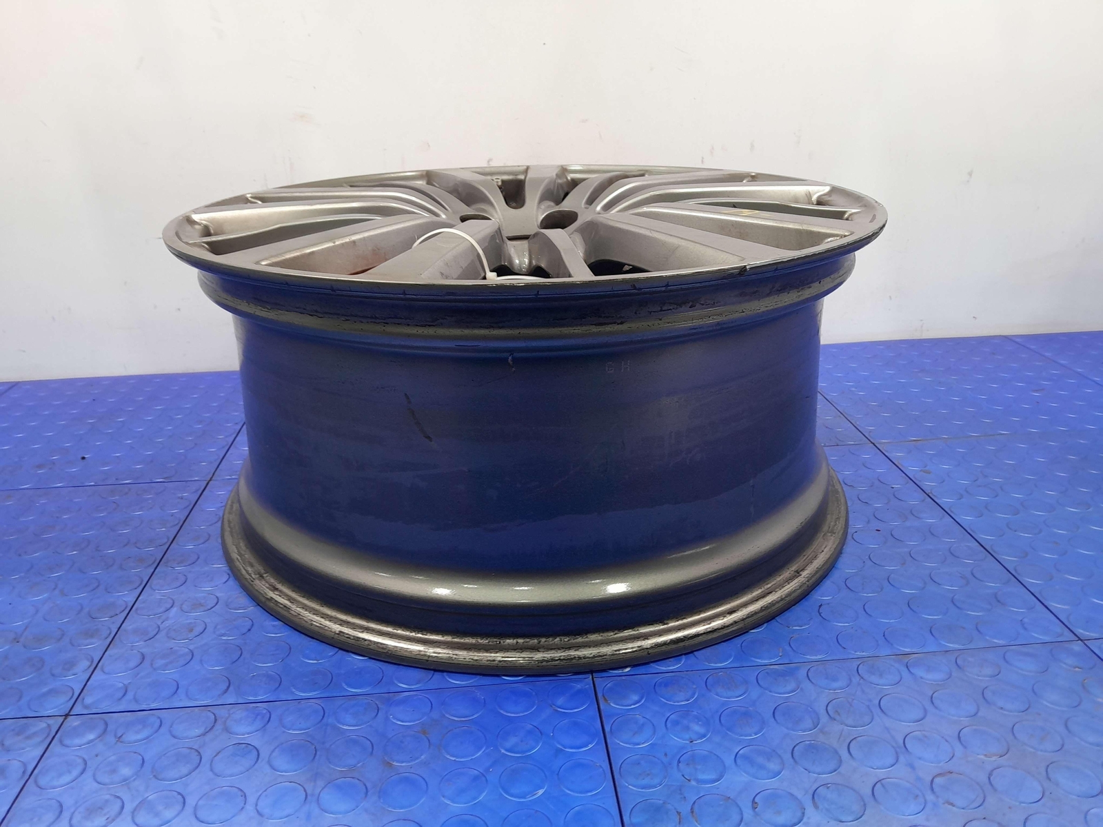 14-24 Maserati Ghibli 19x8-1/2 Gray Alloy Wheel (Front) 15 Spokes OEM 670016852