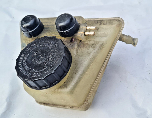 Mercedes W124  Behälter Bremsflüssigkeit Bremskraftverstärker Girling 32066144