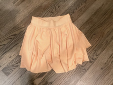 Lululemon Peach Skirt Bike Short W/ Pockets Underneath Size 4