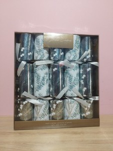 Christmas Crackers Deluxe (10) Traditional English Christmas Crackers NEW