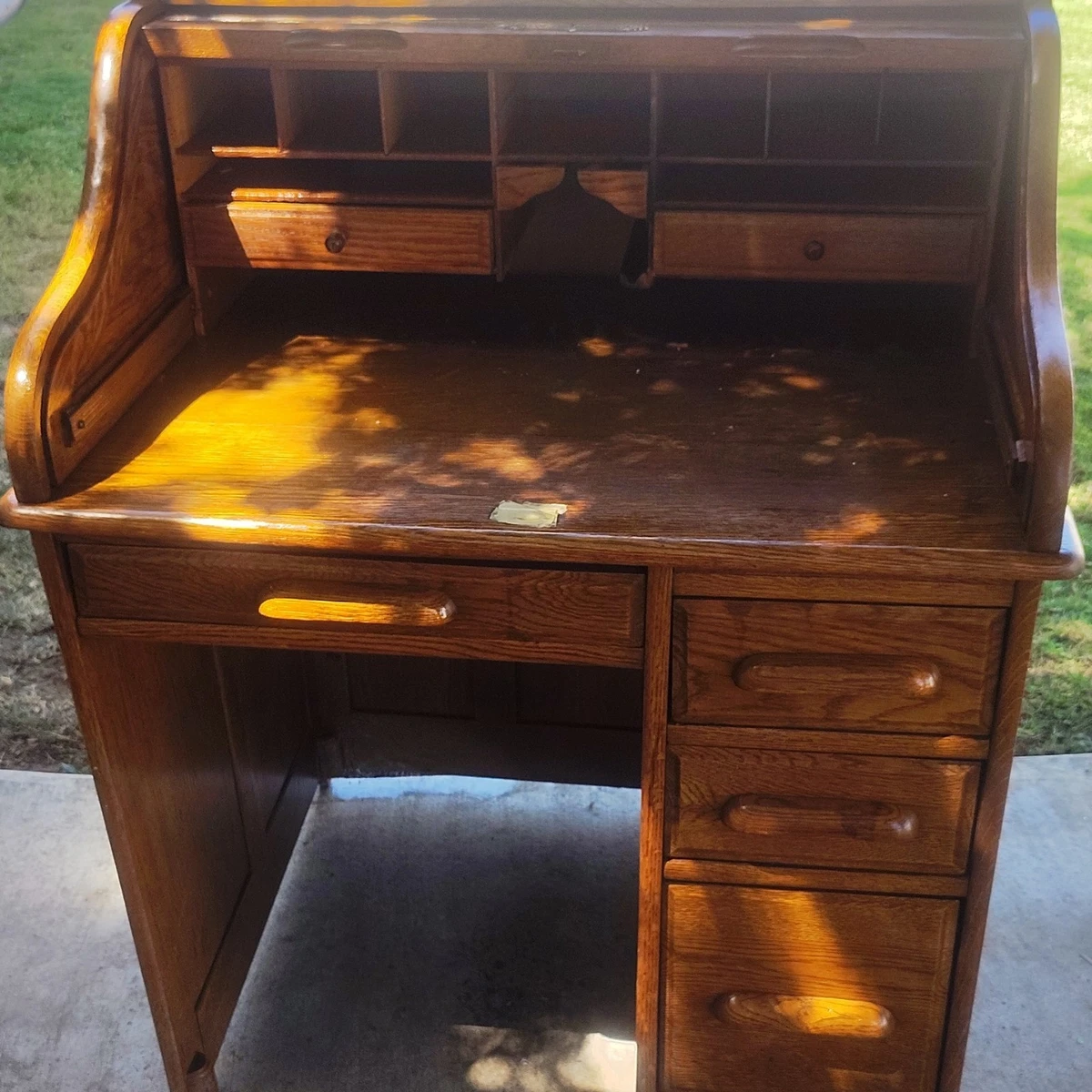 Vintage Roll Top Desk In Antique Desks & Secretaries (1900-1950