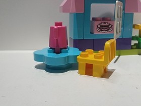 Duplo Lego 10830 Minnie Mouse Cafe 100% Complete Set (No Box/instructions)