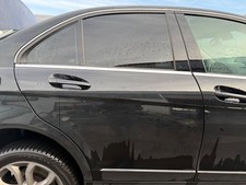 Mercedes C-Klasse W204 Limousine T&uuml;r hinten rechts in Schwarz C197