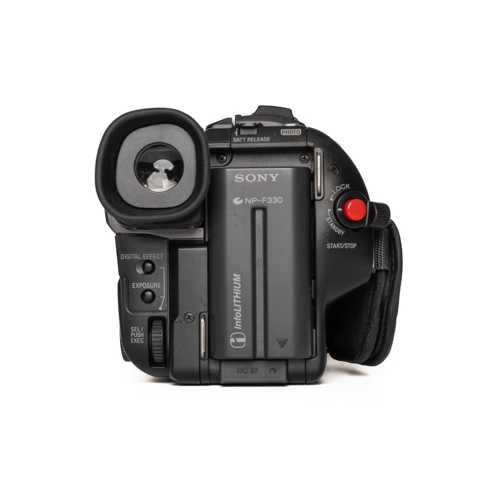 Videocámara Sony Handycam CCD-TR730E PAL 8 - negra - COMO NUEVA Foto 4 de 4