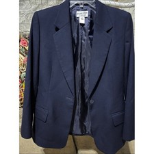 Pendleton Women's 100 Virgin Wool Navy Blue Blazer. Size 12P
