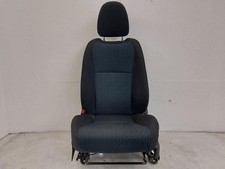 Toyota Yaris XP13 Sitz vorn links Fahrersitz Stoff nur für 5 türer Autositz