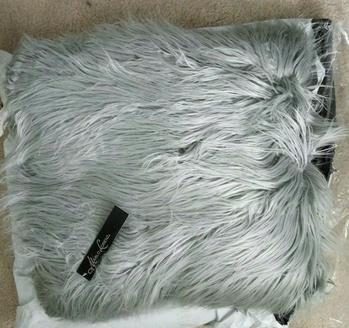 Keller Faux Mongolian Reverse to Micromink Pillow 20" x 20" TH010467010E - Picture 2 of 6