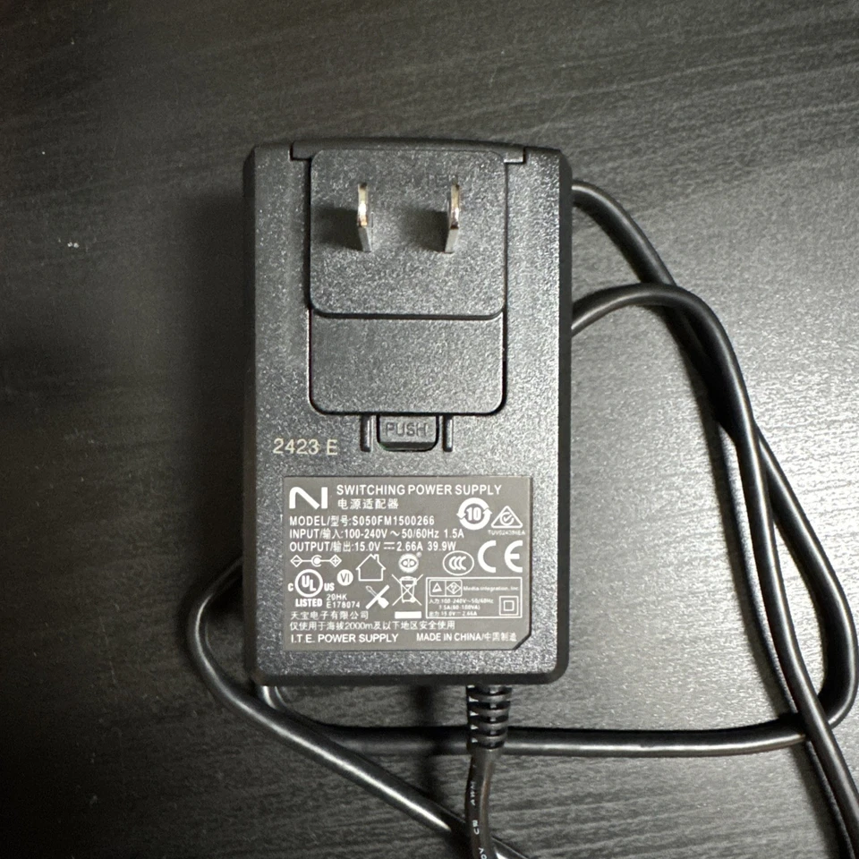 Controlador DJ NATIVE INSTRUMENTS 2 cubiertas TRAKTOR KONTROL S2 MK3 W Power Foto 4 de 4