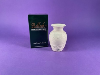 Belleek Vase mit keltischer Spitze