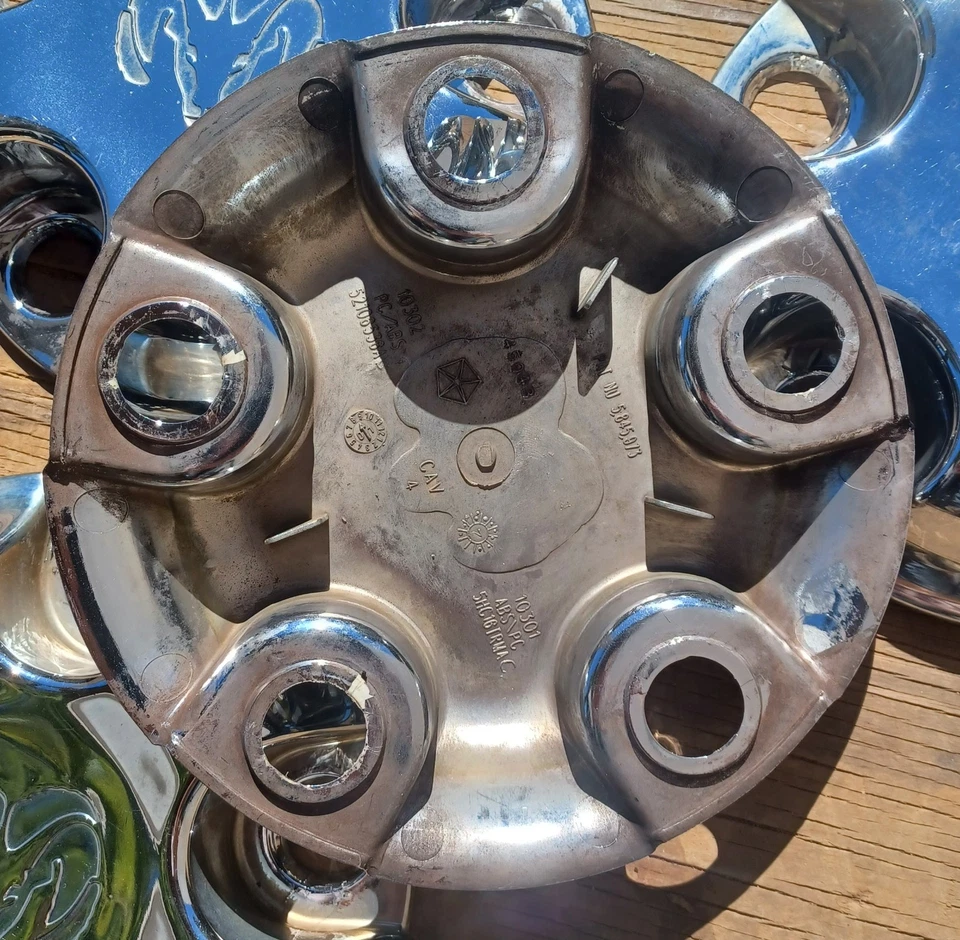 Juego de 4 tapas centrales Dodge Ram 1500, 2002-2010, cromo, pieza # 5HC16TRMAC Foto 3 de 3