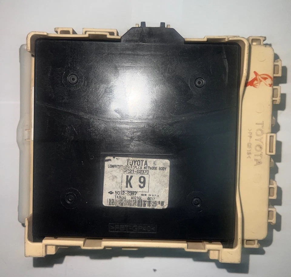 204-2016 Toyota Corolla Fuse Box Control Unit 6358-2642 - Image 2 of 2