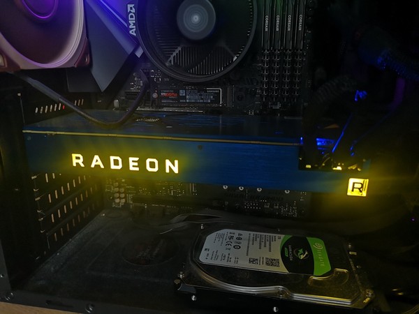  Tarjeta Gráfica / Graphic card AMD Radeon Vega FE (Frontier edition) 16Gb HBM2
