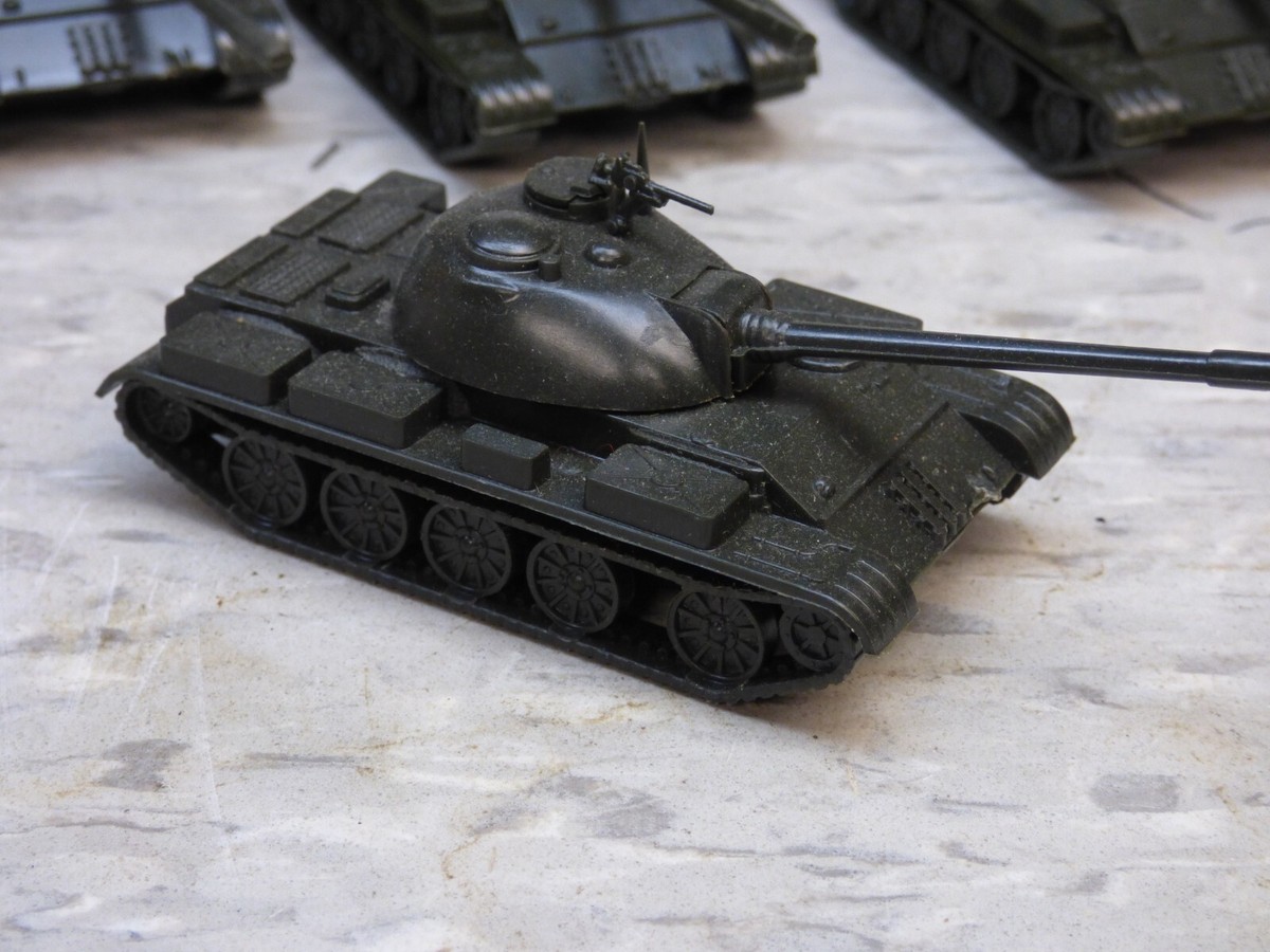 Roco Minitanks 1/87 (1) Cold War Russian T-54 Medium Tank Lot