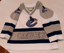 Vancouver Canucks Fin Logo 12M Mighty Mac Sports White Jersey Toddler VGC