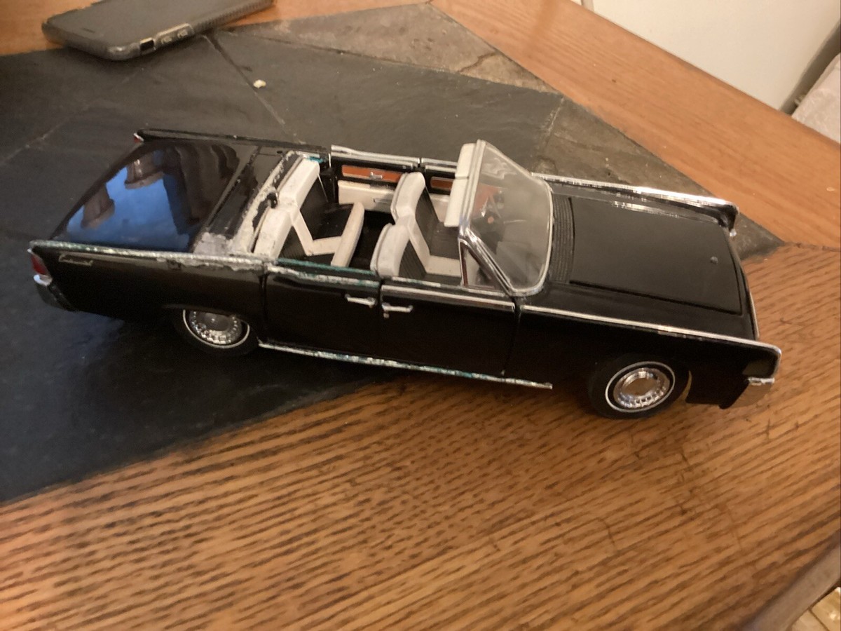 Franklin MInt 1961 Lincoln Continetal Convertible 1:24 Diecast NO