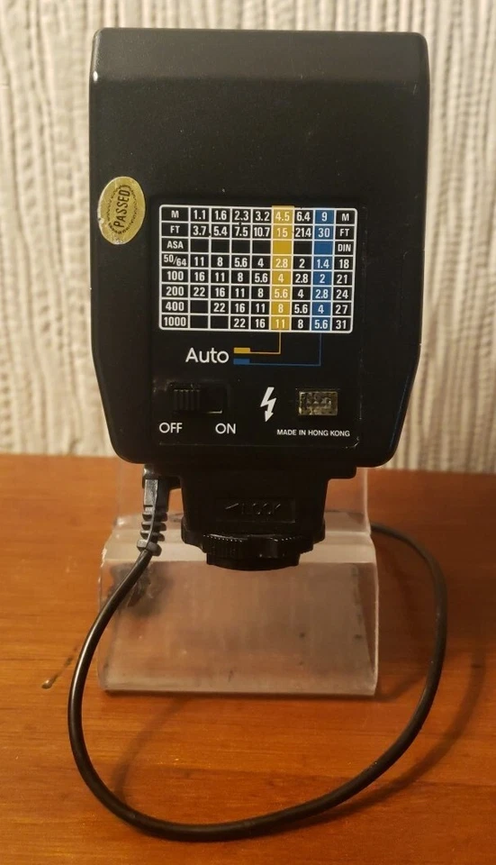 Quantaray QA 25 Automatic Computerized Flash - For 35mm Camera Hot Shoe Mount - Image 2 of 4