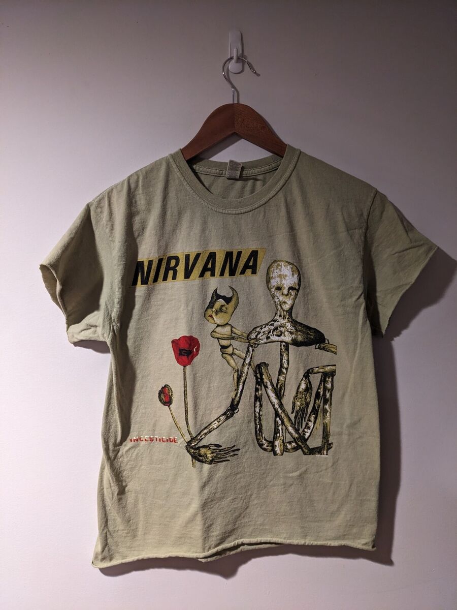 Vintage 2016 Nirvana Incesticide Band Green Medium T-Shirt Vintage 2016 Nirvana Incesticide Band Green Medium T-Shirt
