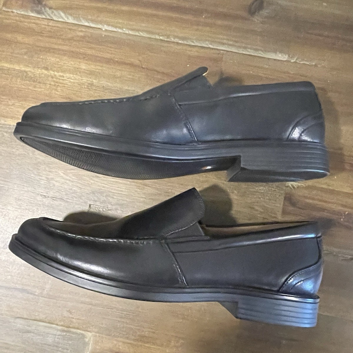 Clarks Unstructured Leather Slip-On Loafers Men display picture 1