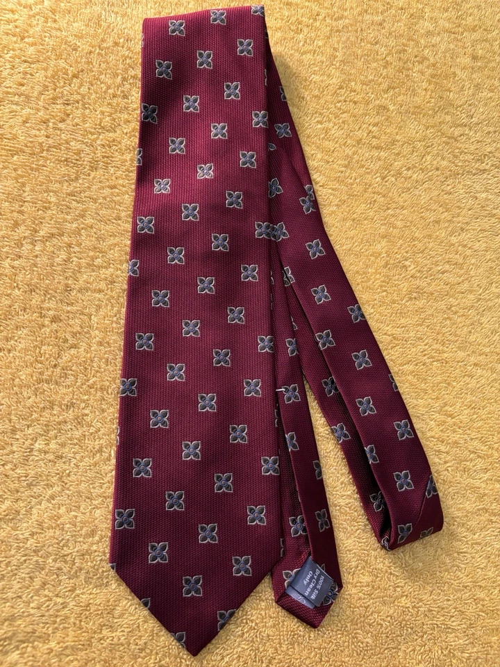 NWOT Hickey-Freeman Red Woven Silk Tie 3 5/8"W x 58"L - Image 2 of 4