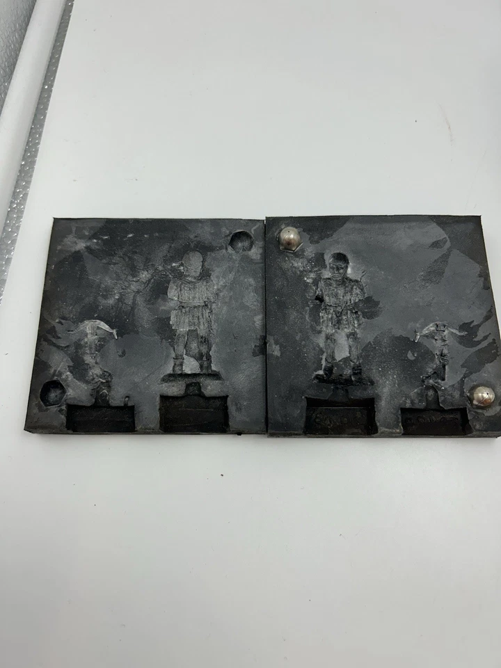 Moldes de fundición de goma de silicona para fundir a ti soldado. Foto 4 de 4
