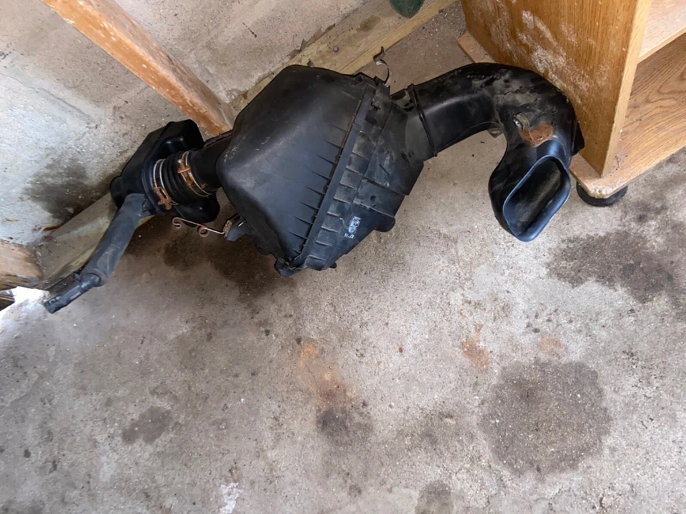 Toyota Camry 1998 carcasa filtro de aire Foto 3 de 3