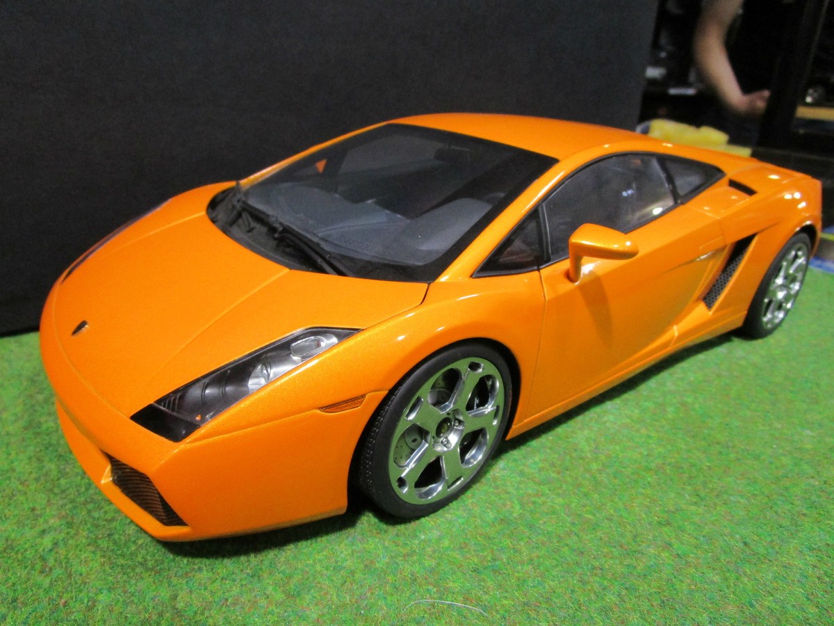 LAMBORGHINI GALLARDO orange métal 1/12 AUTOART 12092 voiture