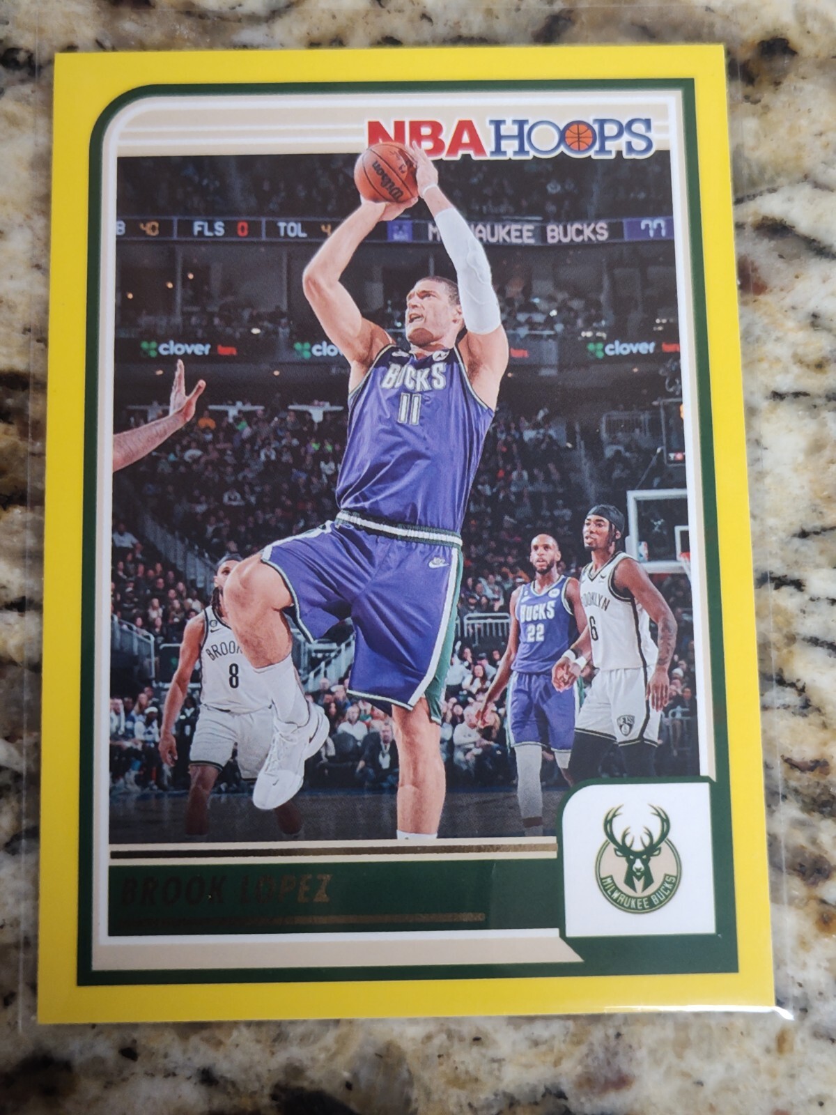 2023-24 Panini NBA Hoops - Brook Lopez #175 Yellow Milwaukee Bucks