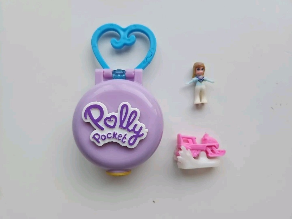 ❄️Polly Pocket Snow Cabin Compact Micro Doll & Snowmobile
