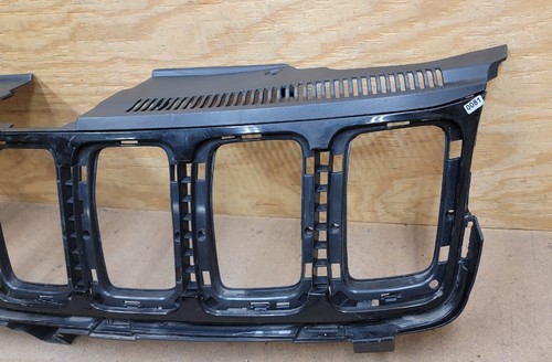 2017 2018 2019 2020 JEEP GRAND CHEROKEE Front Bumper Upper Grille Trim - Picture 8 of 24