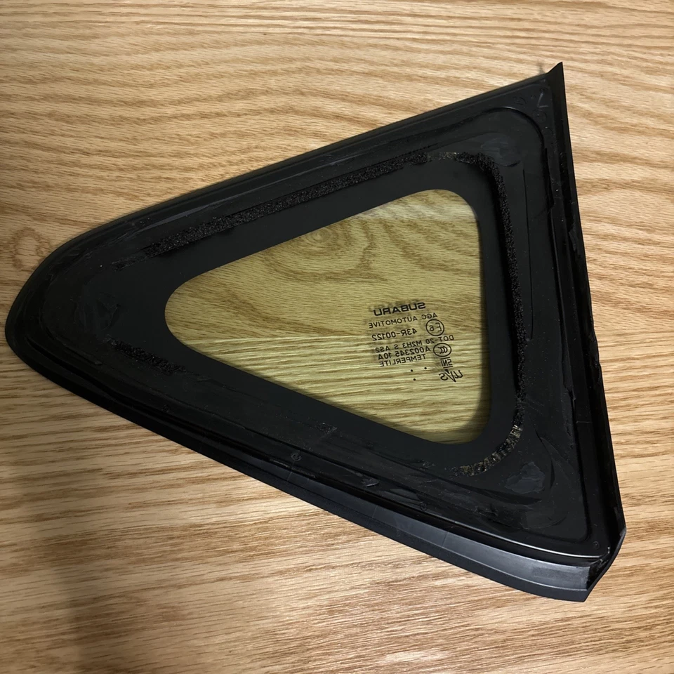 Cuarto de vidrio izquierdo Subaru Impreza 2024-2025 usado OEM 65209FN010 Foto 4 de 4