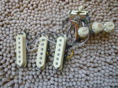 Genuine Fender Player Stratocaster Strat SSS Pickup Alnico V Pots, knobs switch.