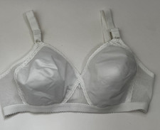 Playtex White Bra Size 38C Cross Your Heart Wireless Lightly Lined 655