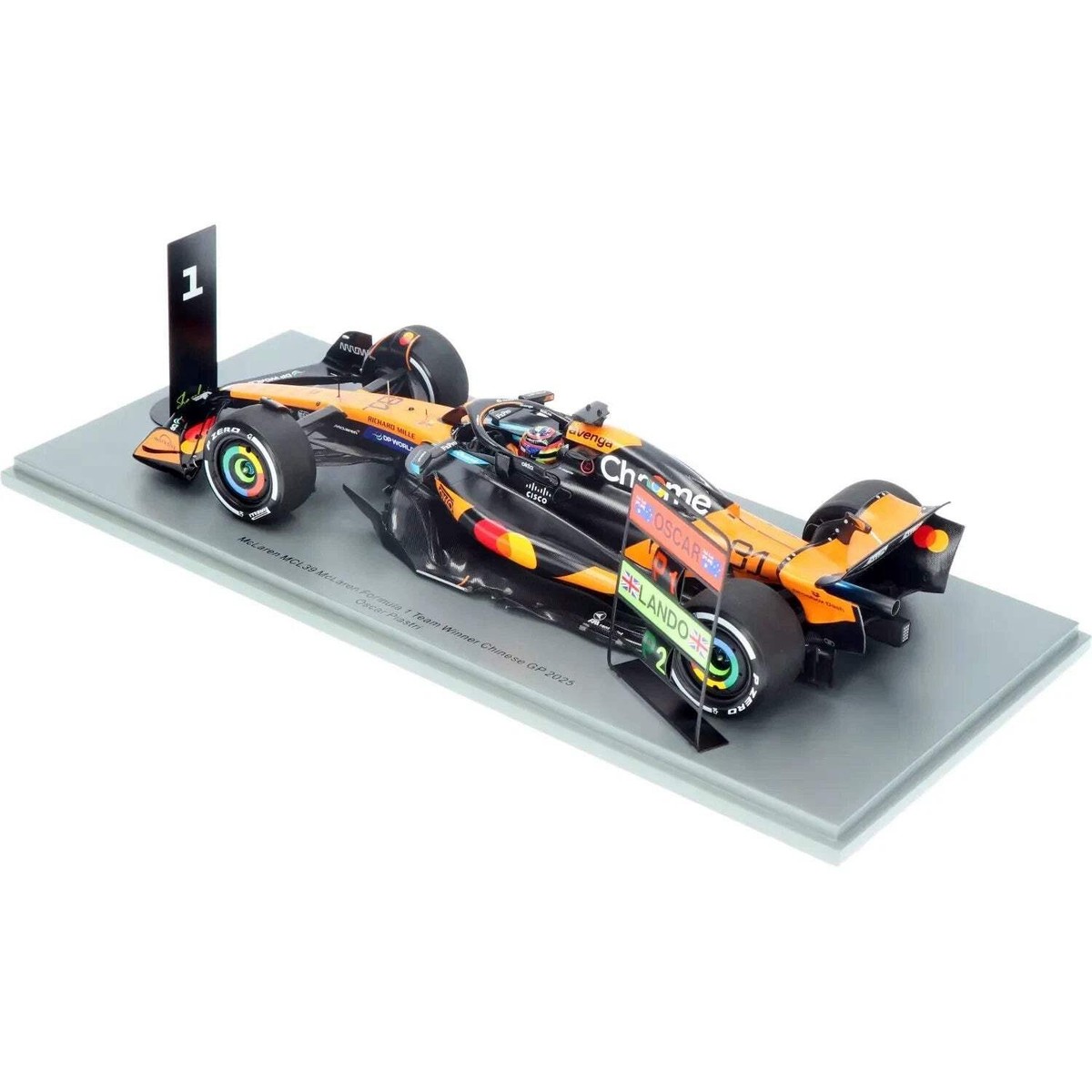 1:18th McLaren MCL39 Oscar Piastri China GP Win 2025 w/Pit Board