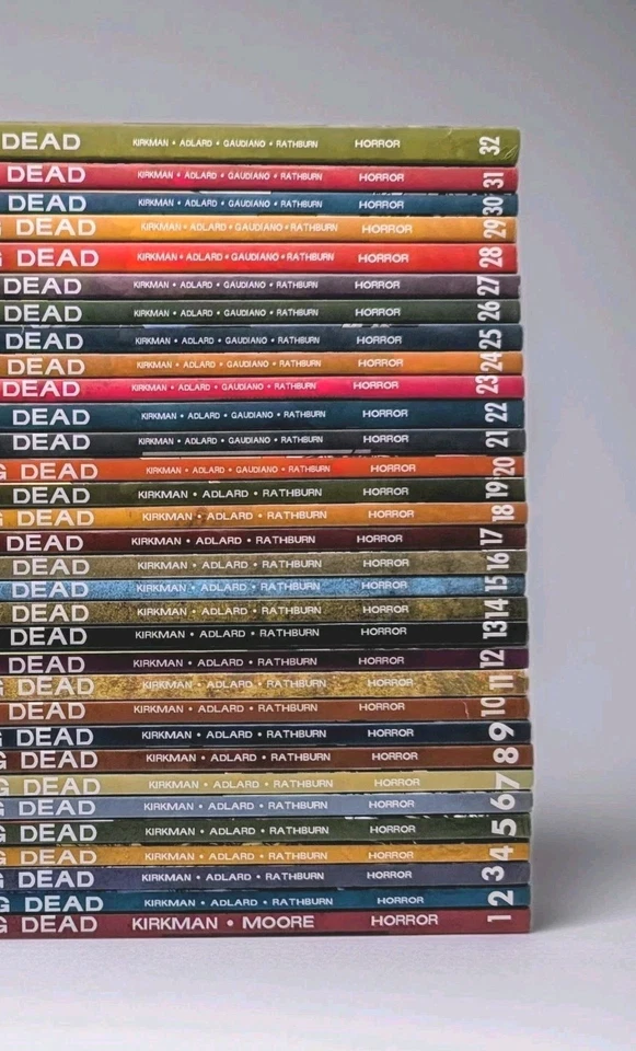 🎄THE WALKING DEAD TRADE GRAPHIC NOVELS VOL 1-32 CONJUNTO COMPLETO USADO - Imagem 2 de 4