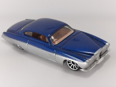 Chopped & Slammed Custom Show Car Collectible 1/64 Scale Diecast Diorama Model